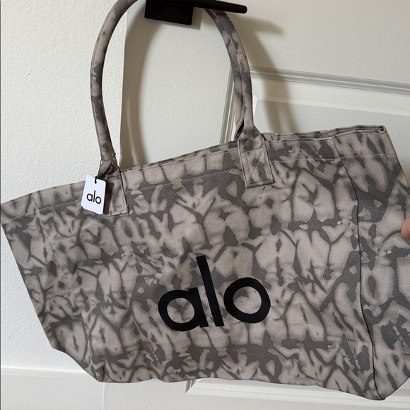 NWT - ALO Yoga Iconic Shopper Tote Bag - Picture 4 of 6